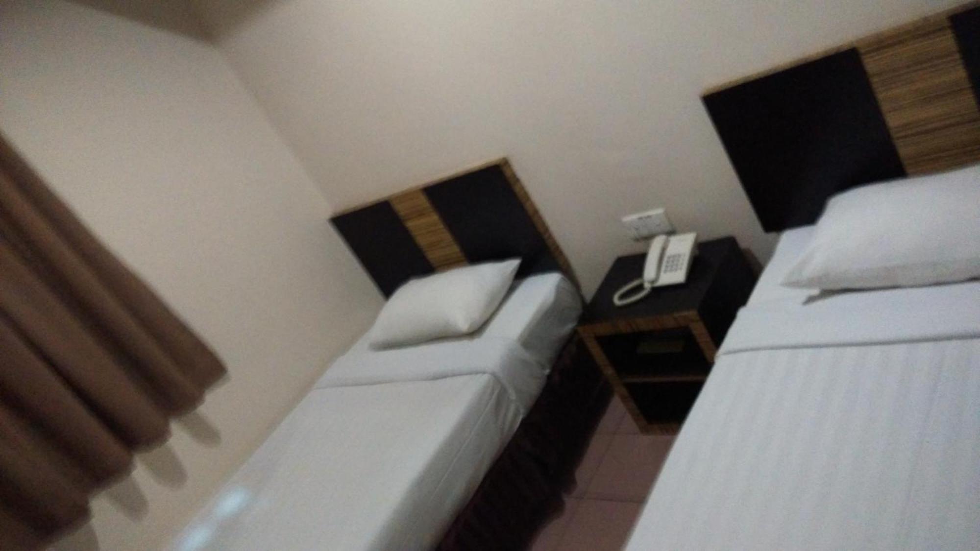 Hotel Traveller Кота Кинабалу Стая снимка