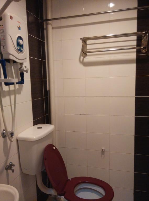 Hotel Traveller Кота Кинабалу Екстериор снимка