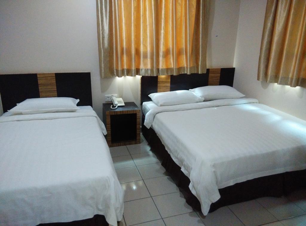 Hotel Traveller Кота Кинабалу Екстериор снимка