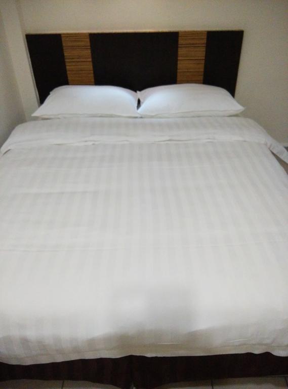 Hotel Traveller Кота Кинабалу Екстериор снимка