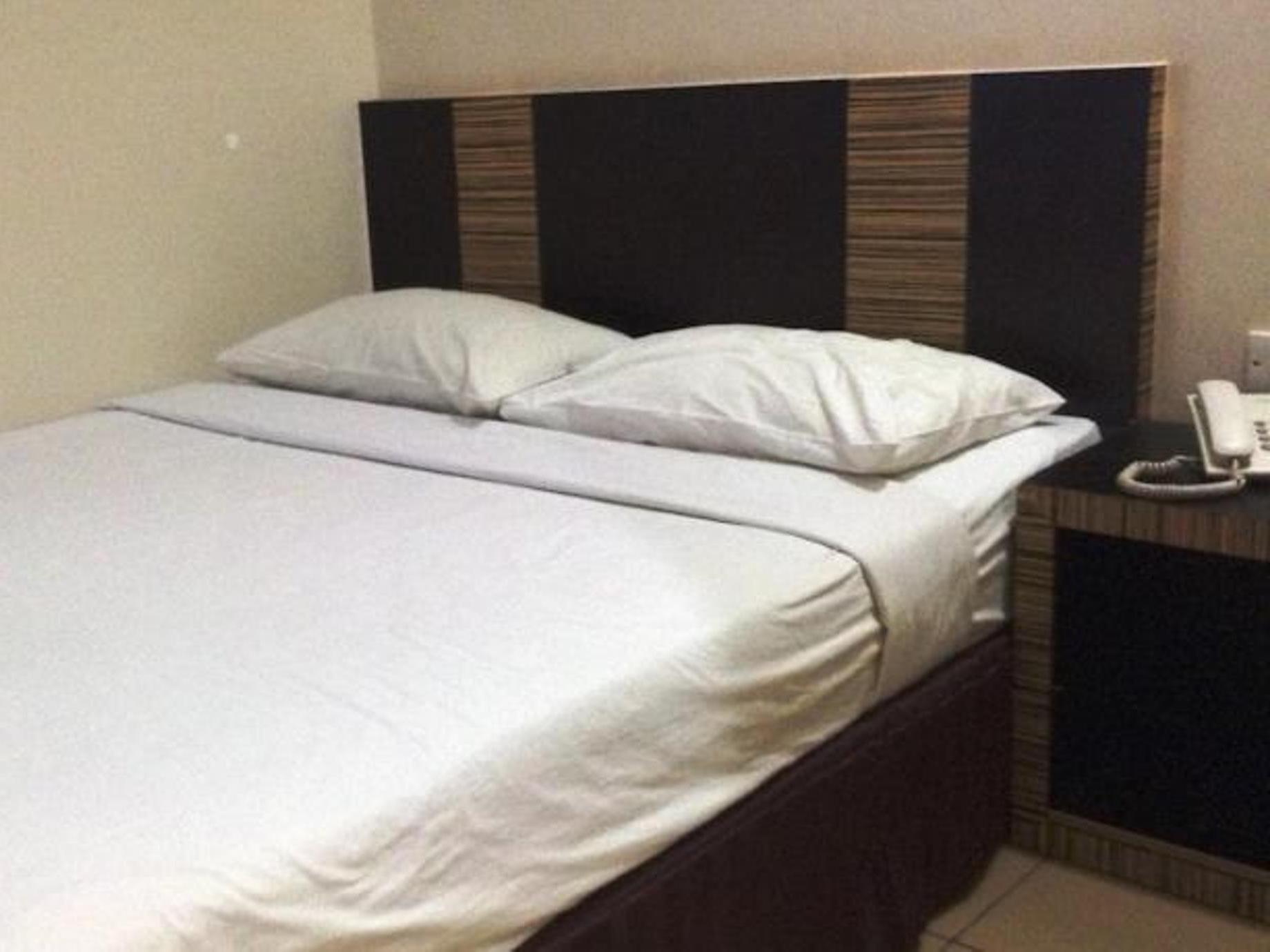 Hotel Traveller Кота Кинабалу Екстериор снимка