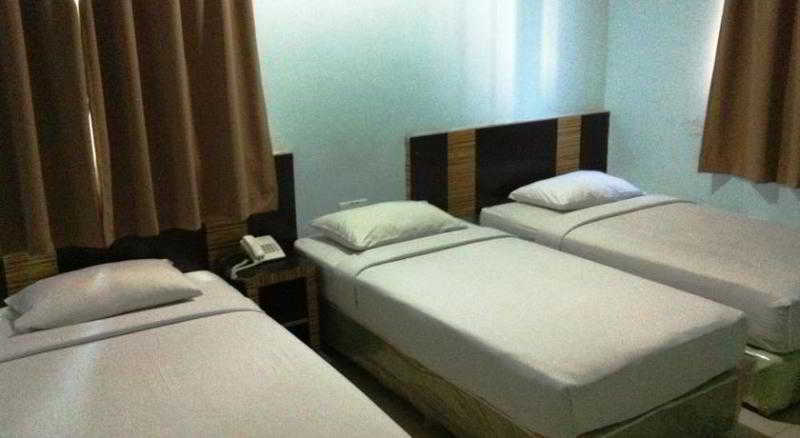 Hotel Traveller Кота Кинабалу Екстериор снимка