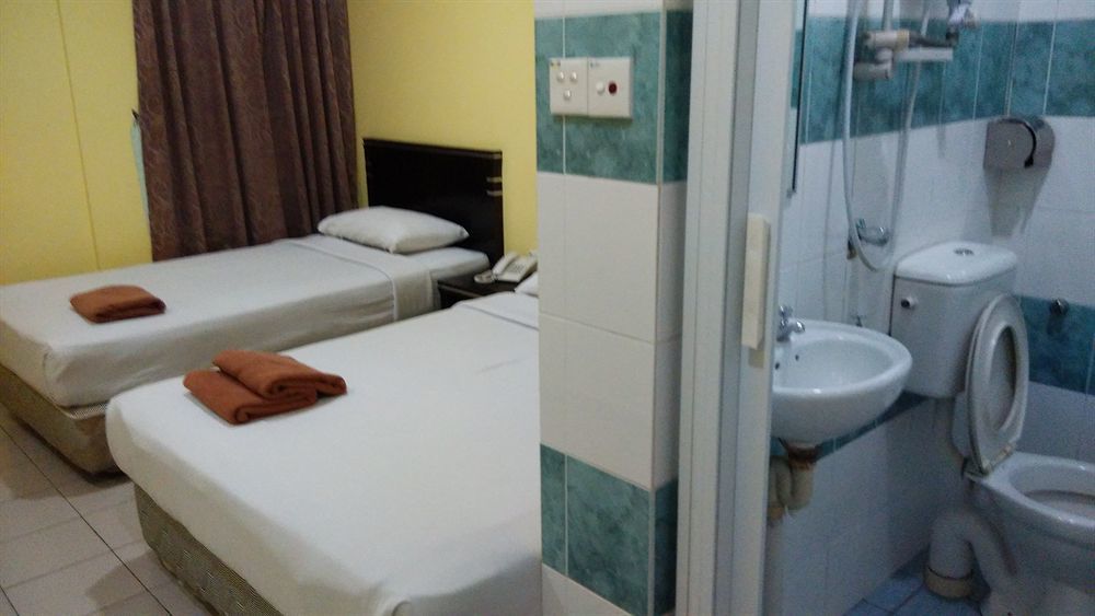 Hotel Traveller Кота Кинабалу Екстериор снимка
