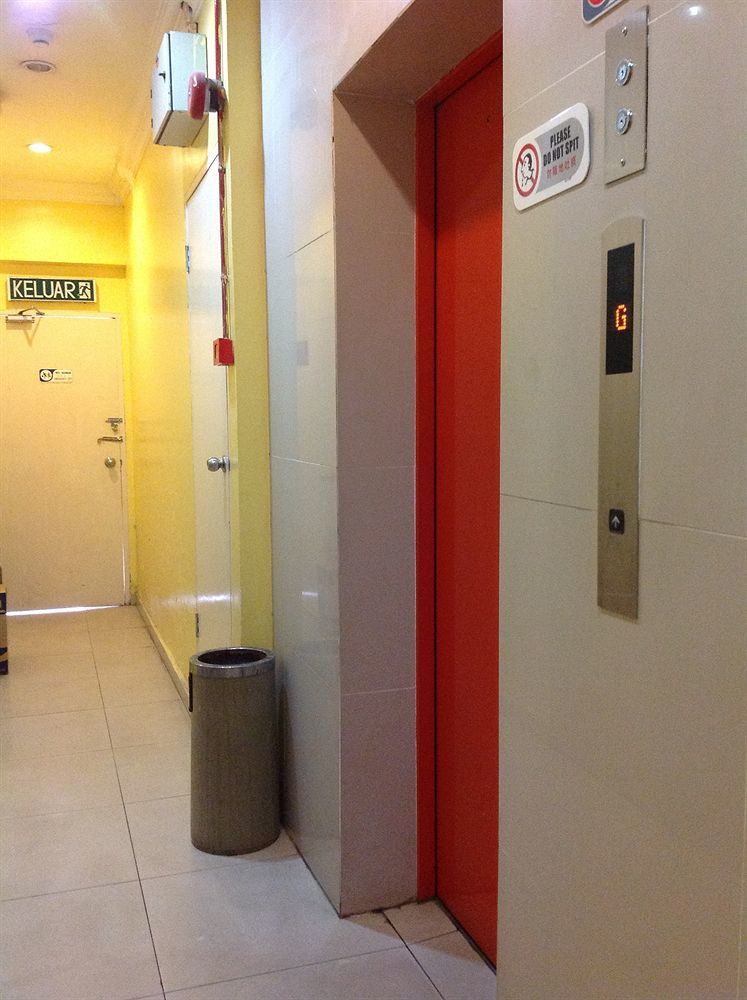Hotel Traveller Кота Кинабалу Екстериор снимка