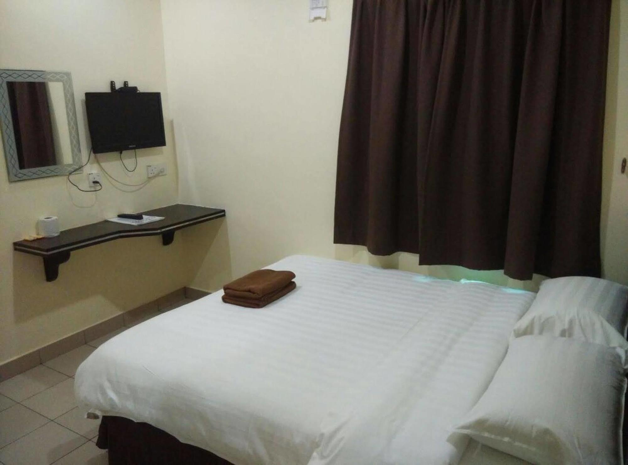 Hotel Traveller Кота Кинабалу Екстериор снимка