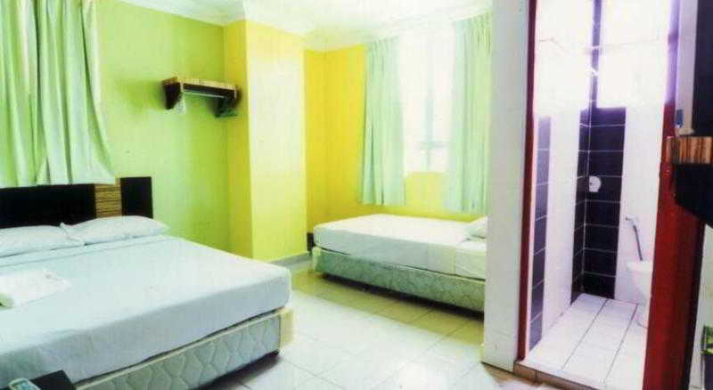 Hotel Traveller Кота Кинабалу Екстериор снимка